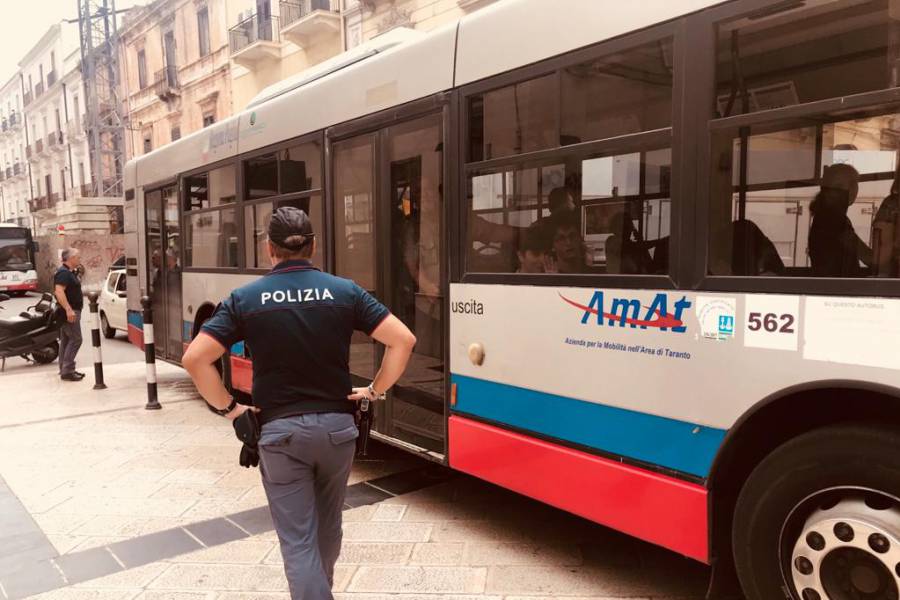 Violenza sessuale su un autobus: 51enne arrestato dalla Polizia di Stato