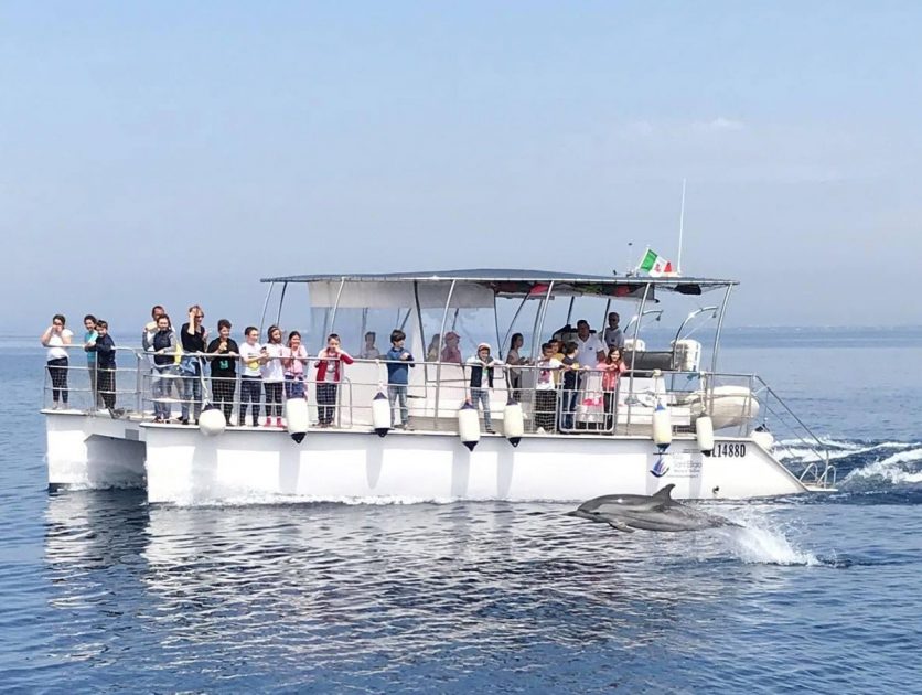 I catamarani della Jonian Dolphin Conservation in Adriatico con il progetto “BioTourS”