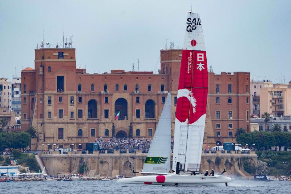 Italy Sail Grand Prix: nella prima giornata a Taranto, testa a testa tra USA e Japan SailGP Team 2 Italy Sail Grand Prix: nella prima giornata a Taranto, testa a testa tra USA e Japan SailGP Team