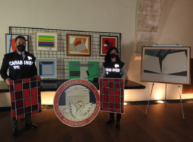 Lecce: i carabinieri del Nucleo TPC di Bari sequestrano 60 dipinti falsamente attribuiti al maestro Mauro Reggiani. 23 persone denunciate in tutta Italia