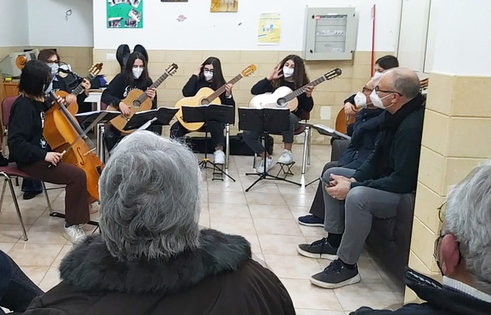 A Maruggio con “Musica insieme” i giovani incontrano gli anziani