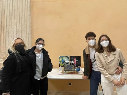 Le opere degli studenti del Liceo “De Sanctis Galilei” in mostra a Lecce per il progetto “Art&science Across Italy”.