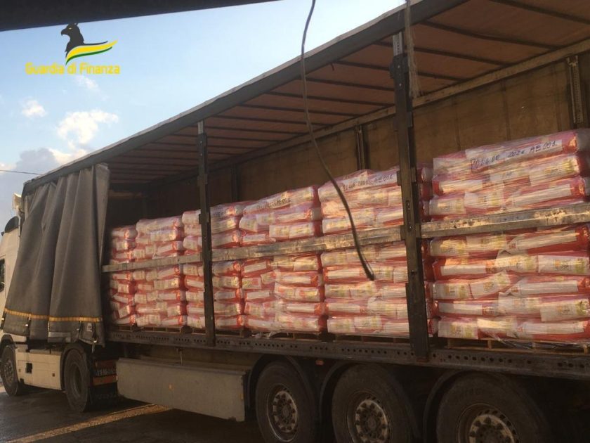 GdF pirateria agroalimentare: sequestrate oltre 105 tonnellate di grano duro in diverse regioni d’Italia. 5 DENUNCE