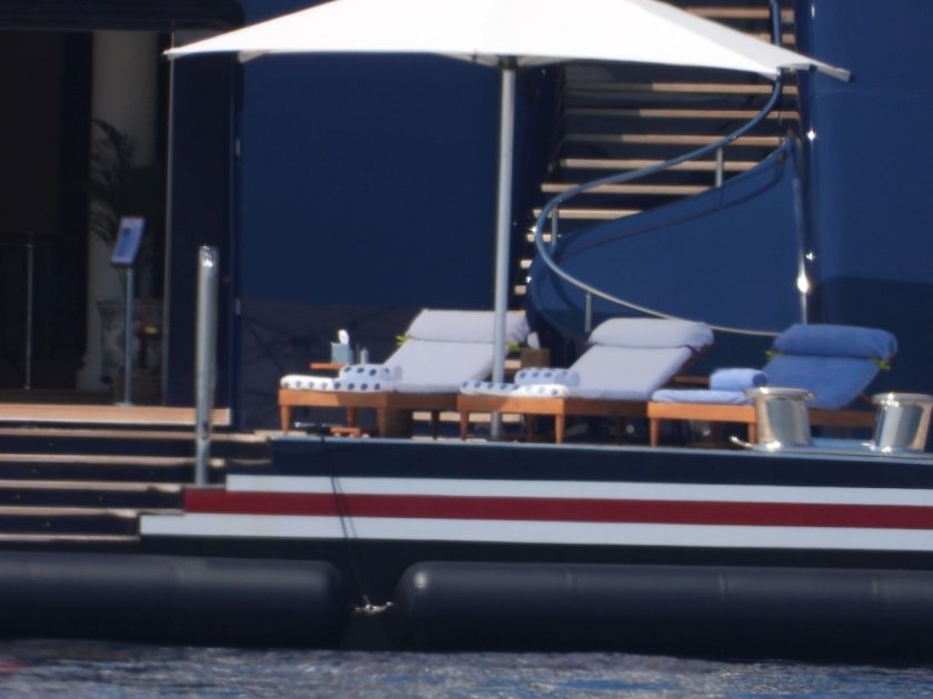 FOTONOTIZIA - Superyacht dello sceicco emiro del Quatar, ormeggiato a Punta Prosciutto