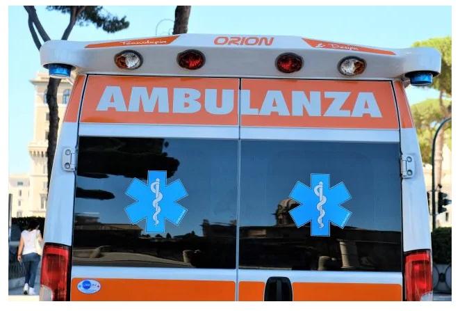 LECCE, incidente sul lavoro, 72enne di Avetrana cade e muore mentre installa un montacarichi