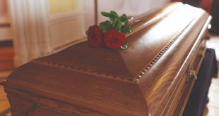 Ultimo saluto al funerale alla nonna ultra centenaria, ma nella bara c'era la salma della sua vicina di letto ospite della Rsa