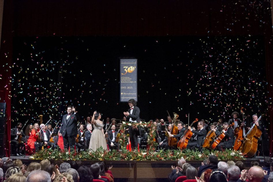 Capodanno 2023 nel Teatro comunale Fusco, di Taranto, con l’Orchestra della Magna Grecia