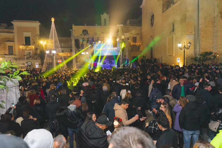 Foto: AWA Production Grottaglie: countdown in Piazza Regina Margherita